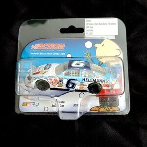 Bill Elliot Charlie Brown Christmas 40th Anniversary Diecast Car Toy Nascar